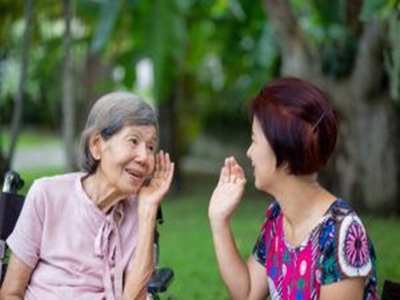 How to Talk to a Loved One About Their Hearing Loss